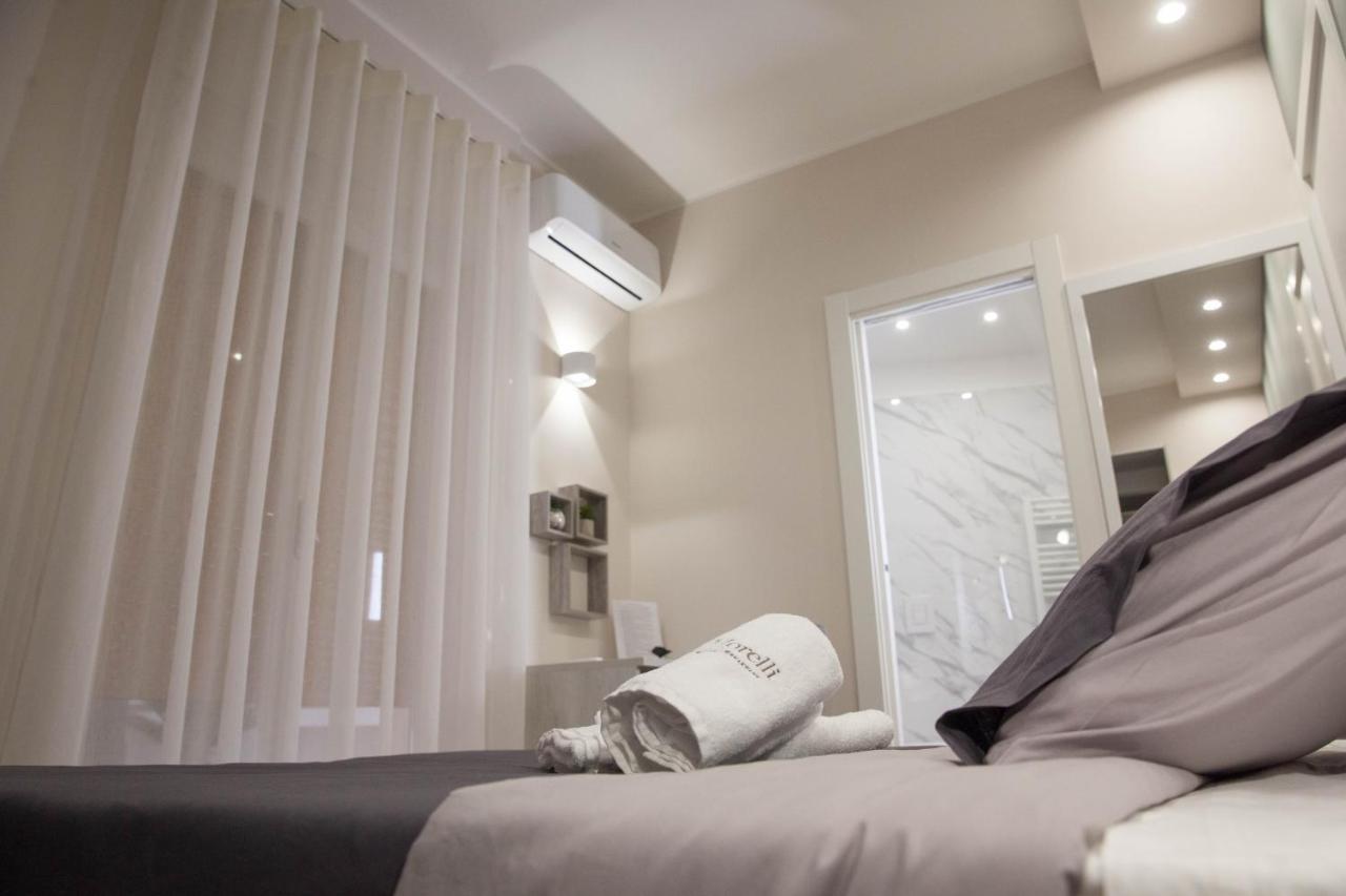 B&B Morelli Home โกเซนซา ภายนอก รูปภาพ