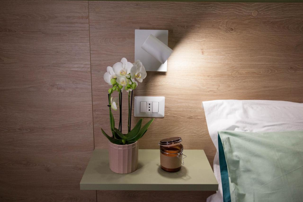 B&B Morelli Home โกเซนซา ภายนอก รูปภาพ